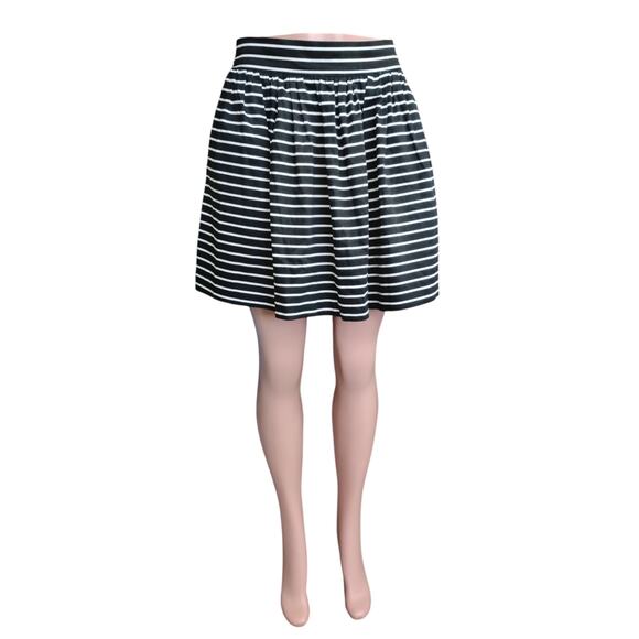 XXi Mini Skirt Size Medium Black and White Stripes Fitted Waist Zipper Closure - Picture 2 of 6